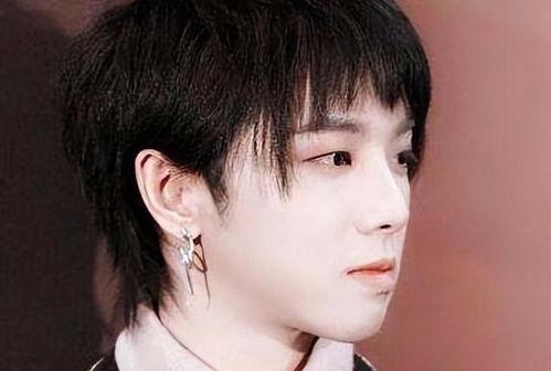 宋亚轩娱乐圈吃瓜视频,揭秘明星幕后生活