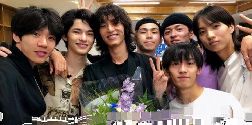 娱乐圈吃瓜爆料哇唧唧哇,哇唧唧哇内部风云再起，吃瓜群众纷纷围观